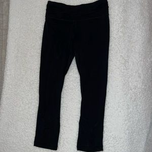 Lululemon leggings. Size 4, light pilling.